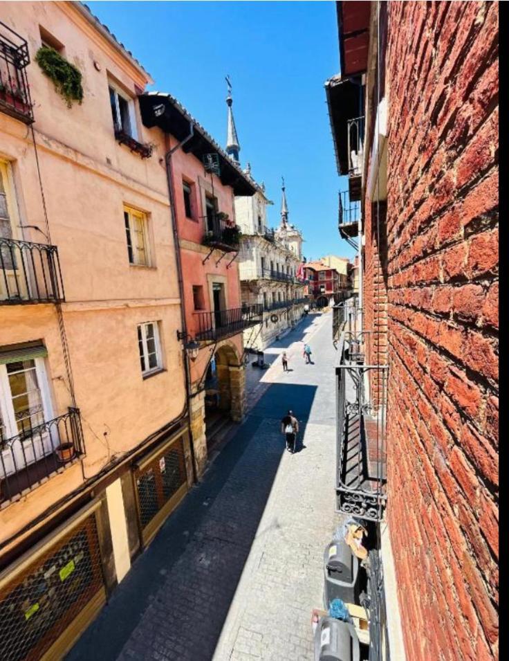 Arquitecto De La Vida- Plaza Mayor León Exterior foto