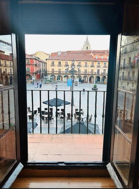 Arquitecto De La Vida- Plaza Mayor León Exterior foto