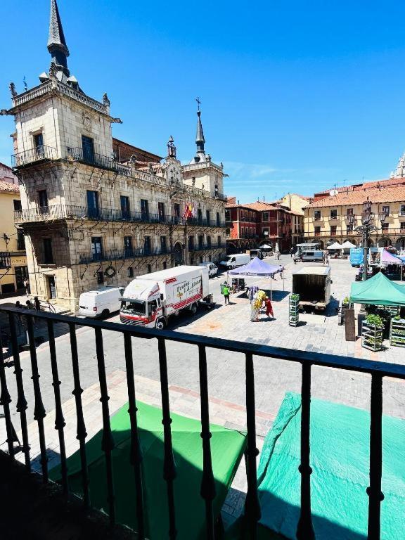 Arquitecto De La Vida- Plaza Mayor León Exterior foto